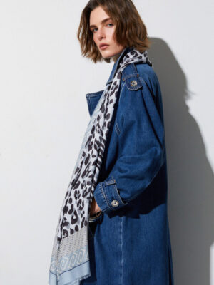 Estola con estampado animal